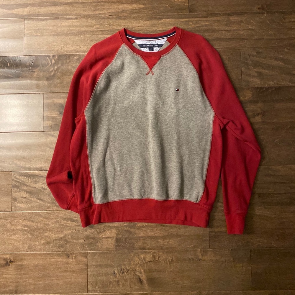 Tommy Hilfiger Crewneck Sweater 📍